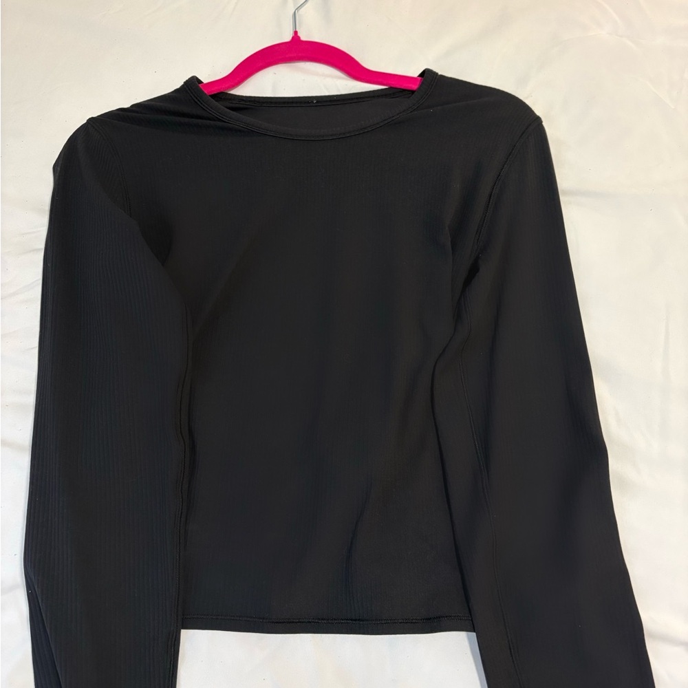Lululemon long sleeve size 6